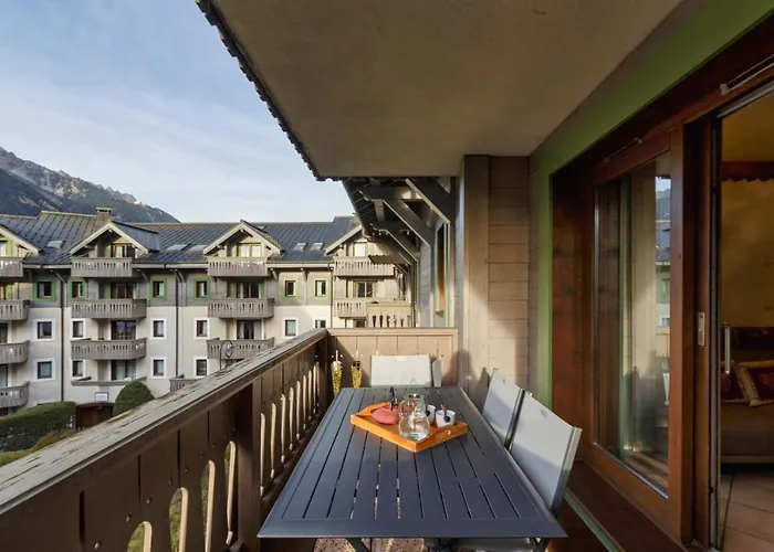 Apartament Grepon -city Center - Free Swimming Pool, Sauna, Gym - Free Parking - By Cozee *