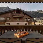Grepon -city Center - Free Swimming Pool, Sauna, Gym - Free Parking - By Cozee Daire *