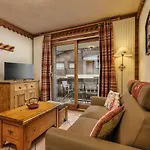 Grepon -city Center - Free Swimming Pool, Sauna, Gym - Free Parking - By Cozee