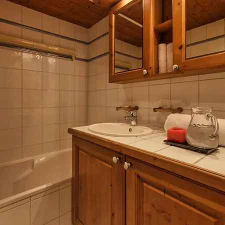 Grepon -city Center - Free Swimming Pool, Sauna, Gym - Free Parking - By Cozee Apartment Chamonix