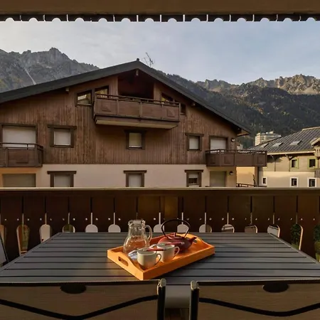 Grepon -city Center - Free Swimming Pool, Sauna, Gym - Free Parking - By Cozee Apartment *