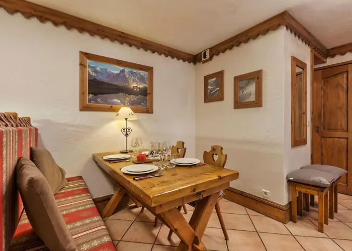 Apartamento Grepon -city Center - Free Swimming Pool, Sauna, Gym - Free Parking - By Cozee *