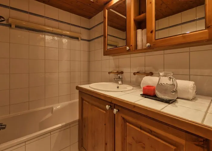 Grepon -city Center - Free Swimming Pool, Sauna, Gym - Free Parking - By Cozee Apartamento Chamonix