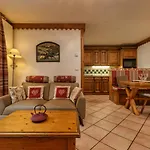 Appartamento Grepon -city Center - Free Swimming Pool, Sauna, Gym - Free Parking - By Cozee *